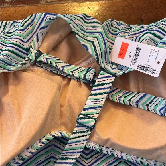 Colorful Patterned Swimsuit Set - Picture 2 of 4